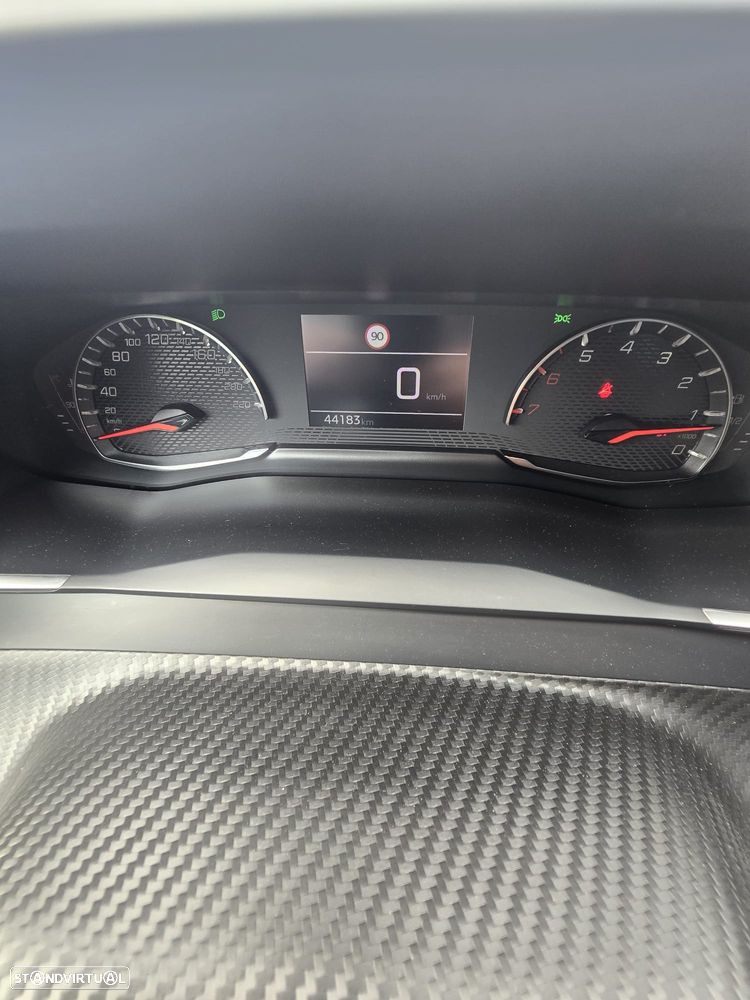 Peugeot 2008 1.2 PureTech Active - 23