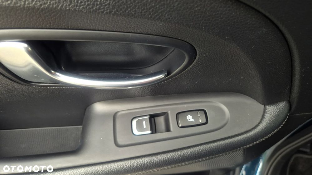 Kia Carens 1.6 GDI Dream Team Edition - 15