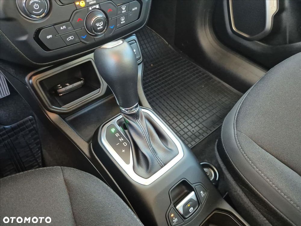 Jeep Renegade 1.5 T4 mHEV FWD S&S DCT - 20