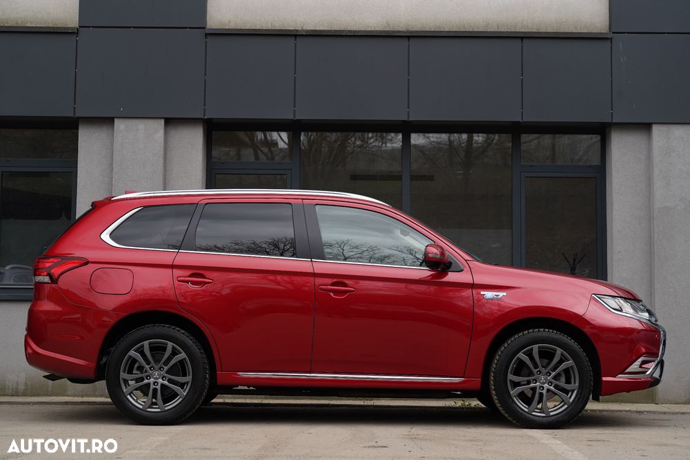 Mitsubishi Outlander 2.0 4WD Plus - 21