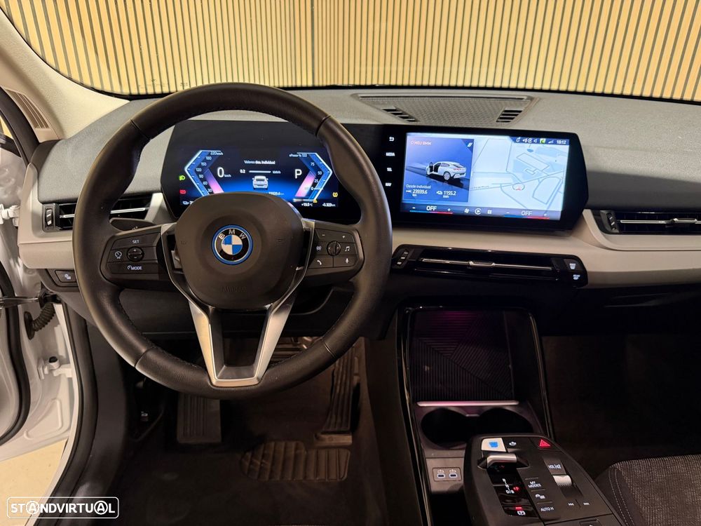 BMW iX2 eDrive20 - 8
