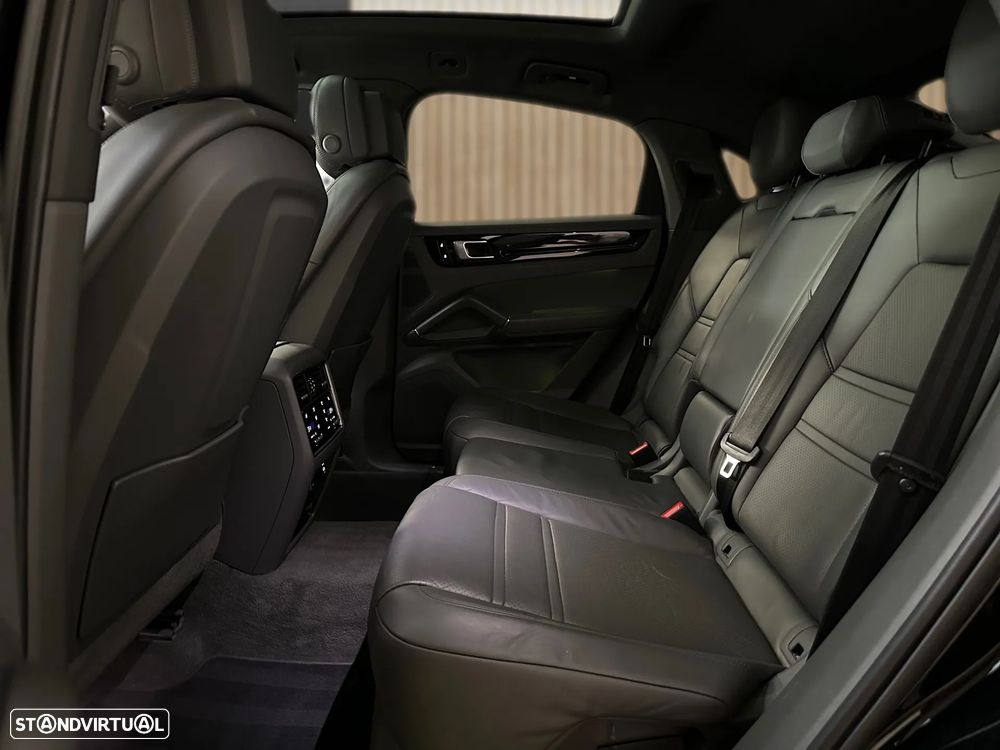 Porsche Cayenne Coupé E-Hybrid - 12