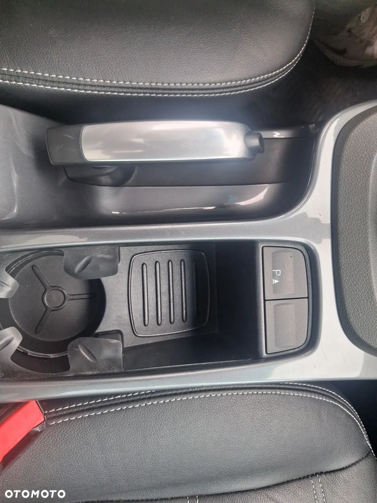 Ford Kuga 2.0 TDCi 2x4 Titanium - 29