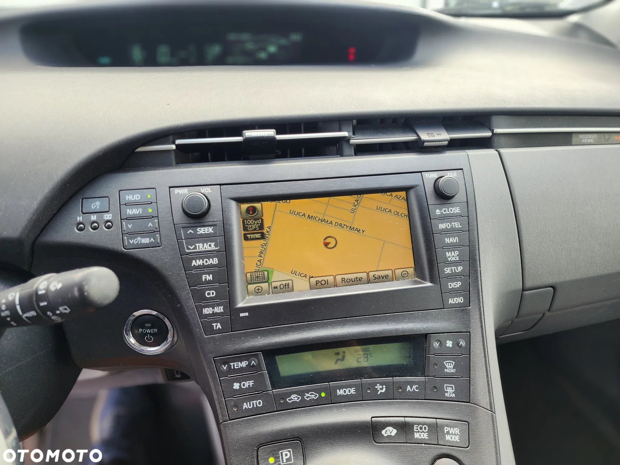 Toyota Prius (Hybrid) Executive - 12