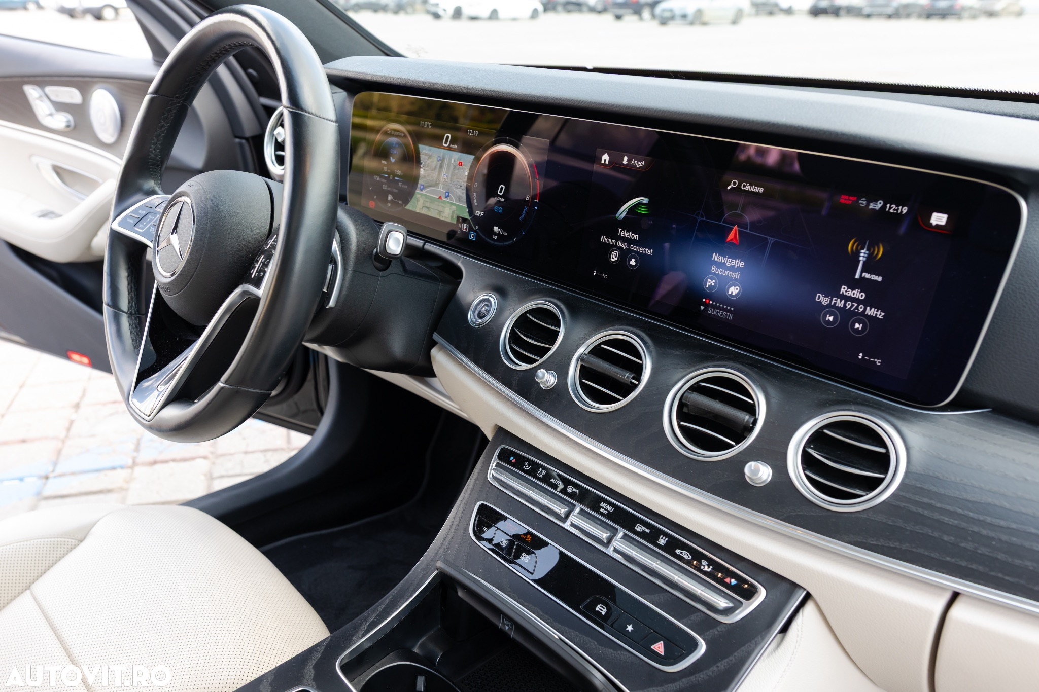 Mercedes-Benz E 300 9G-TRONIC AMG Line - 13