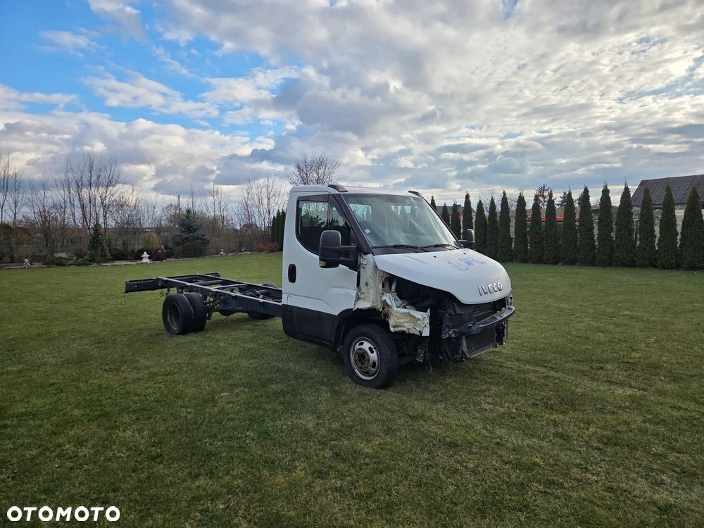 Iveco Daily - 12