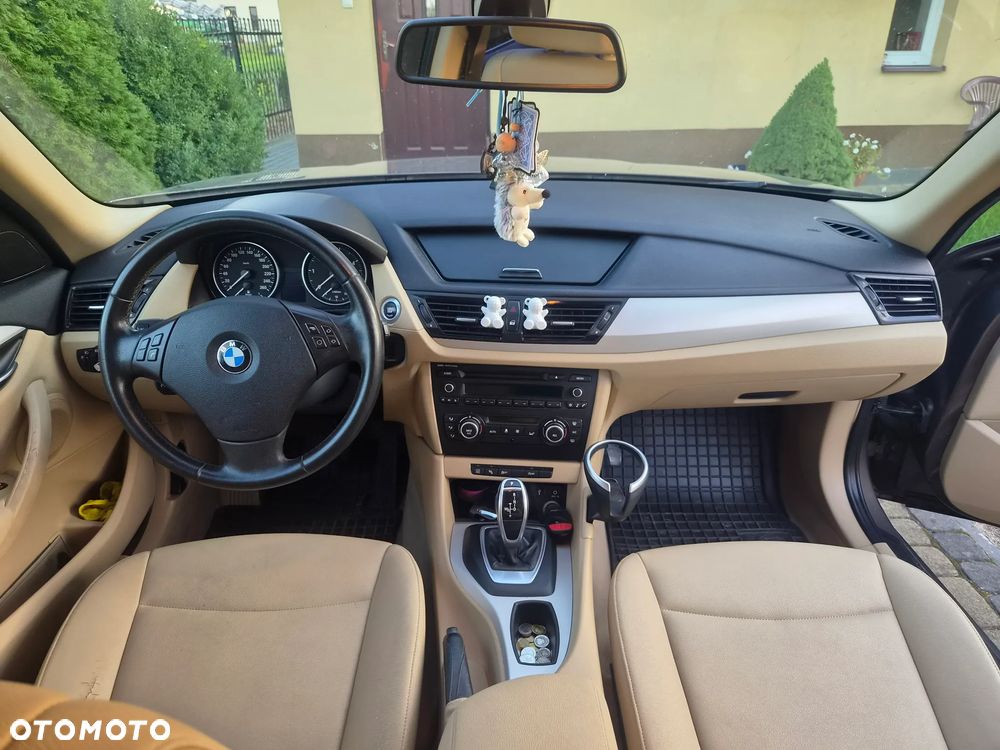 BMW X1 xDrive18d - 13