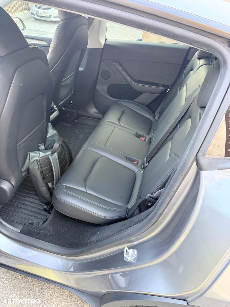 Tesla Model Y AWD Performance - 6