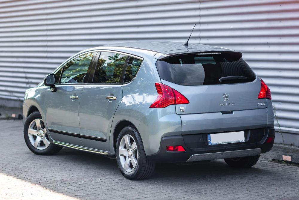 Peugeot 3008 Hybrid4 - 7
