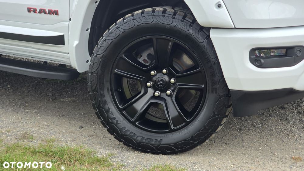 RAM 1500 5.7 Crew Cab Bighorn - 16