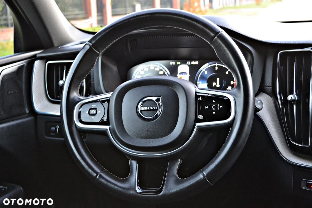 Volvo XC 60 B4 D AWD Geartronic Inscription - 34