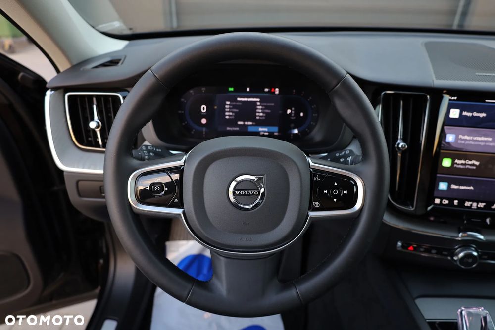 Volvo XC 60 B5 B AWD Plus Dark - 16