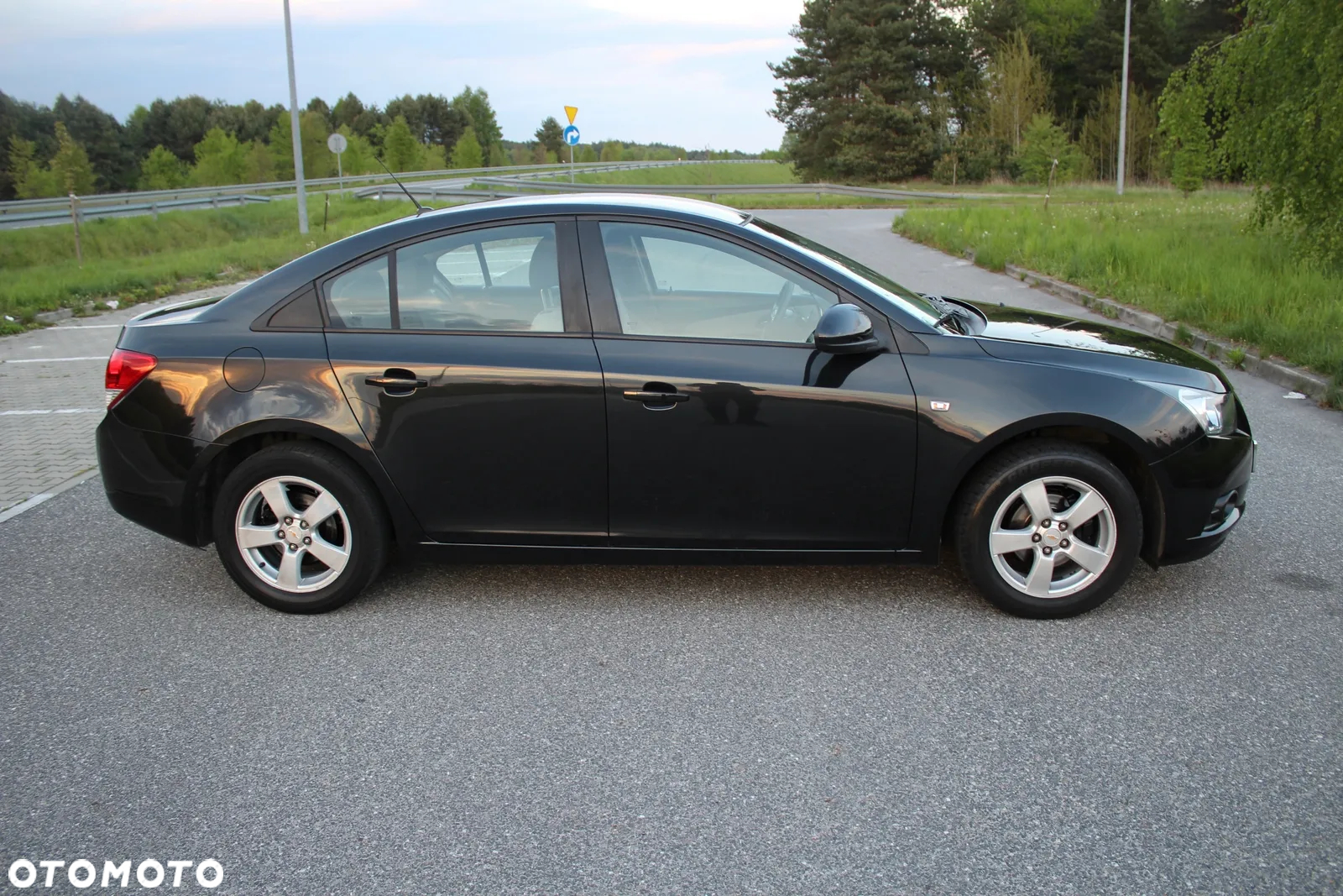 Chevrolet Cruze 1.6 LS - 19