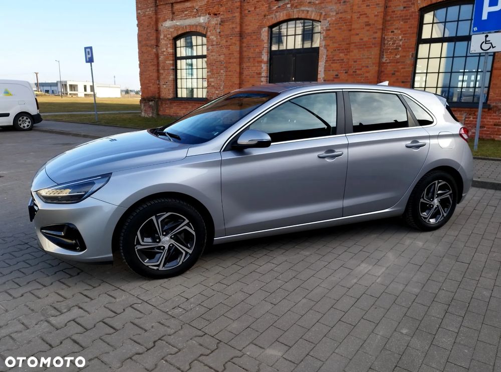 Hyundai i30 1.6 D Comfort DCT - 9