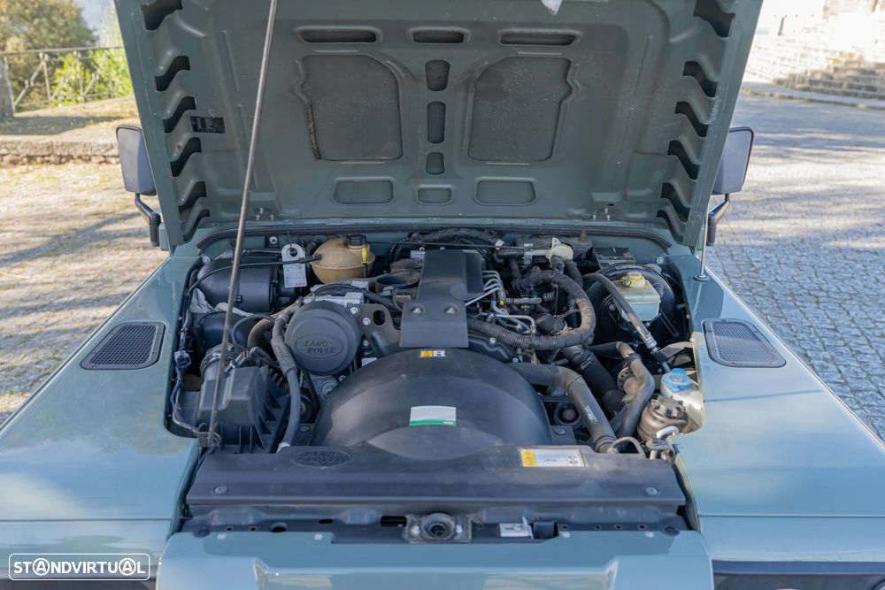 Land Rover Defender - 23