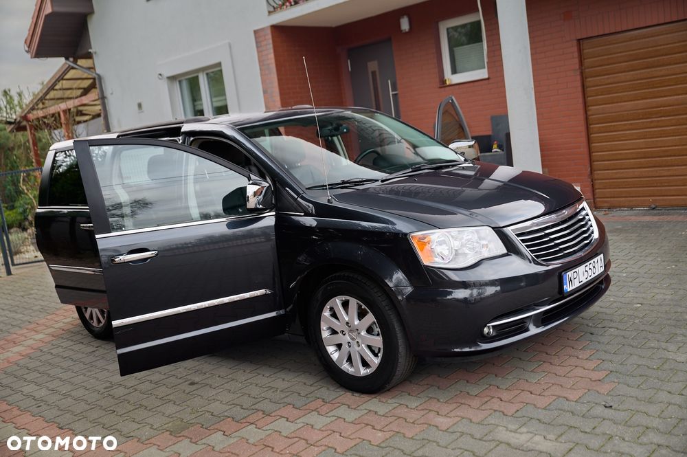 Chrysler Town & Country 3.6 Limited - 20