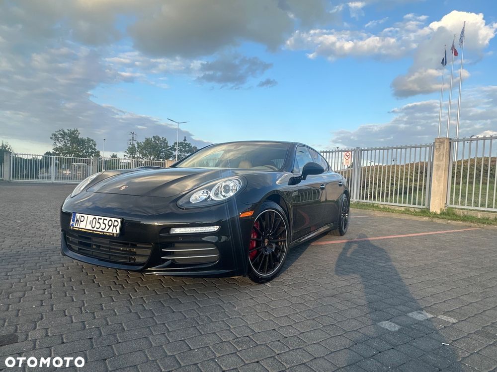 Porsche Panamera PDK Platinum Edition - 3