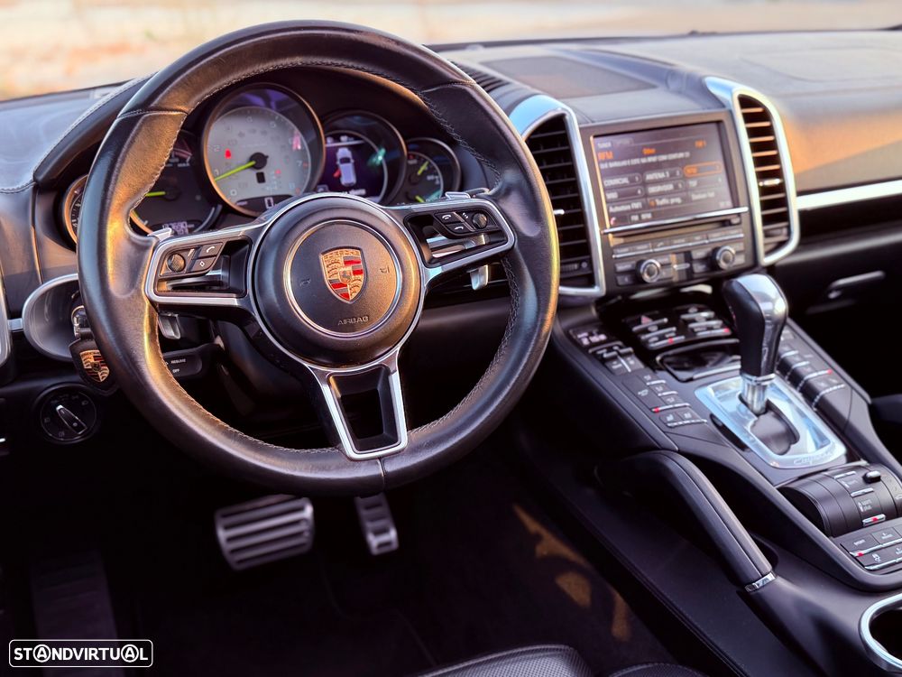 Porsche Cayenne S - 14