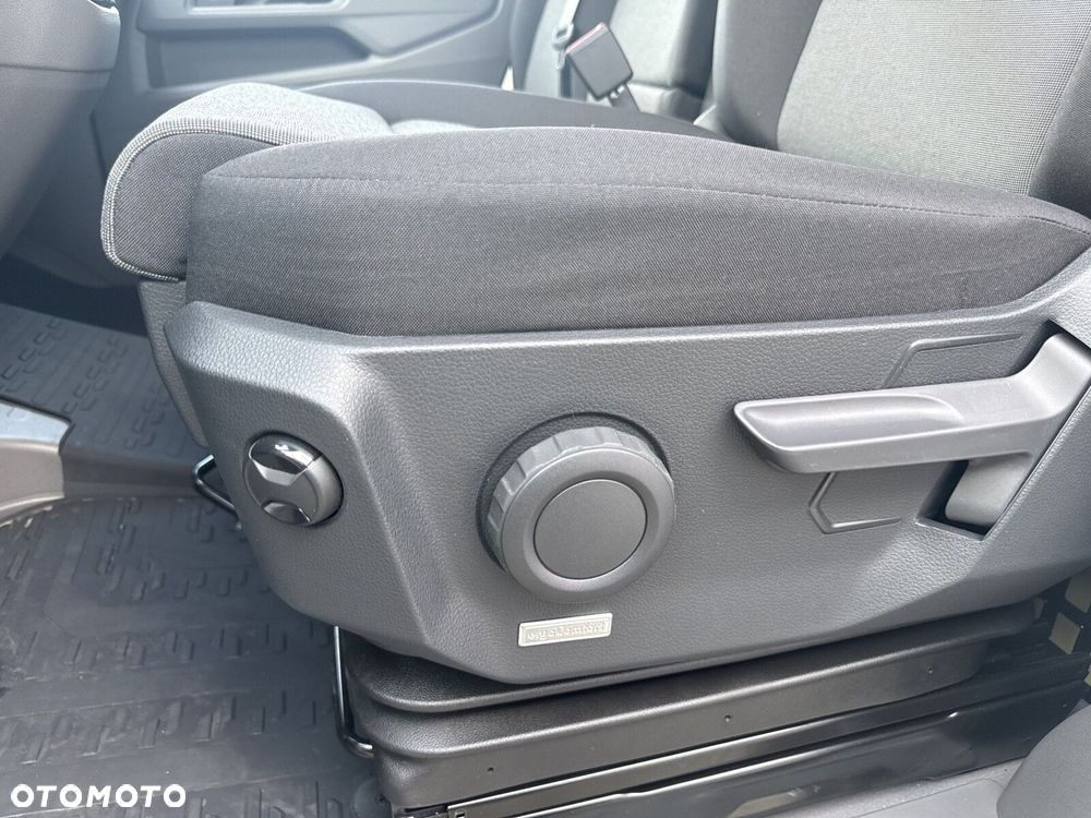 Volkswagen Crafter 35 2.0 TDI L4H3 4490 177 KM - 12