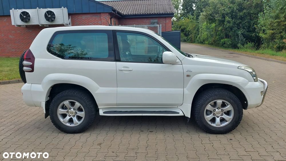 Toyota Land Cruiser - 4