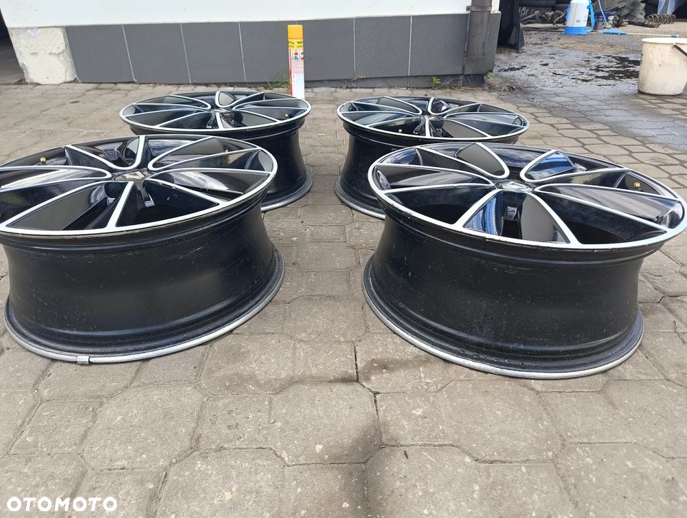 Felgi aluminiowe Renault Scenic Megane Talisman Laguna 7x17 ET49 5x114.3 - 6