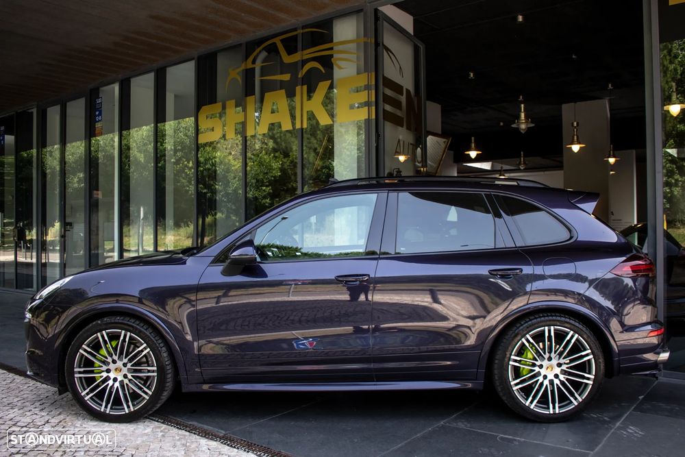 Porsche Cayenne S E-Hybrid - 2