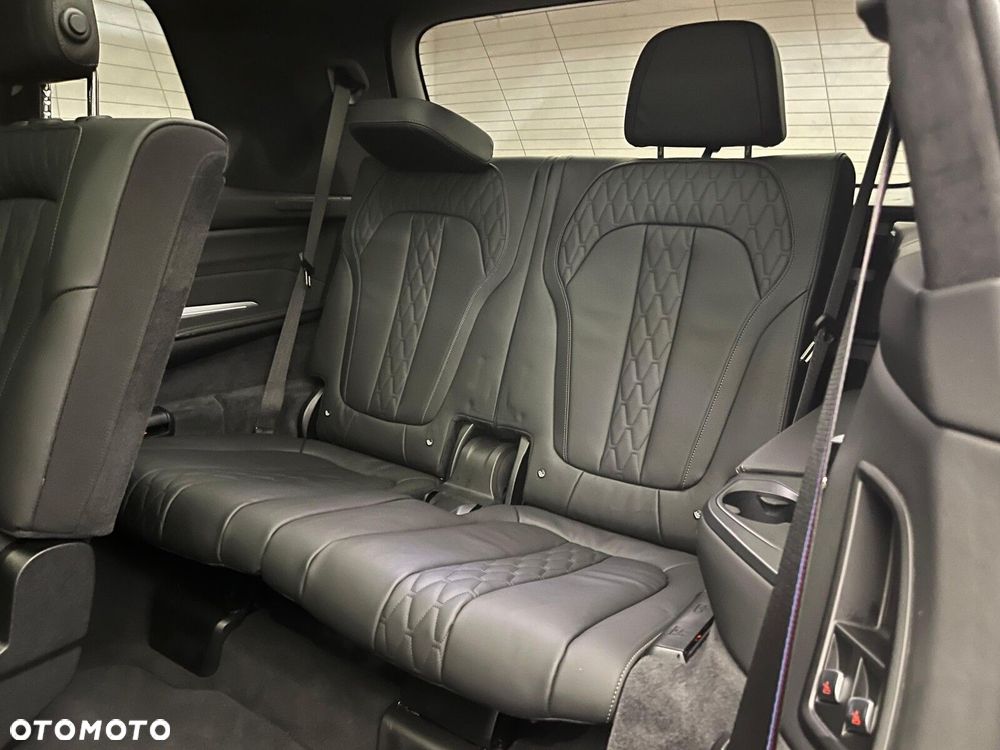 BMW X7 - 28