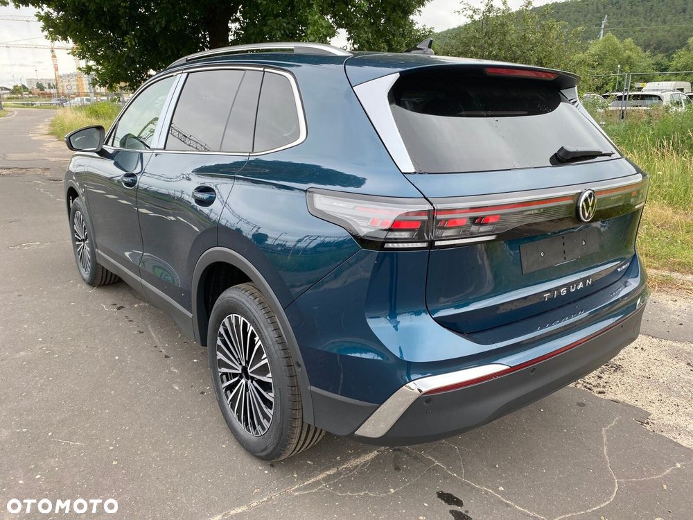 Volkswagen Tiguan - 8