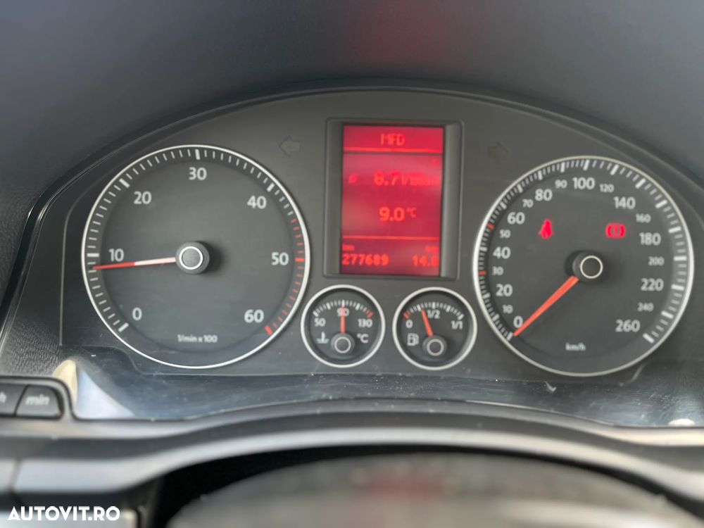 Volkswagen Golf 1.9 TDI Trendline DPF - 16
