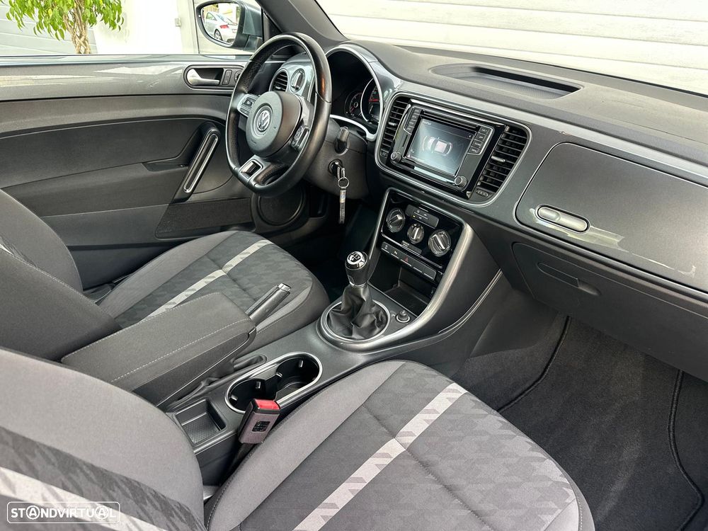 VW New Beetle - 23