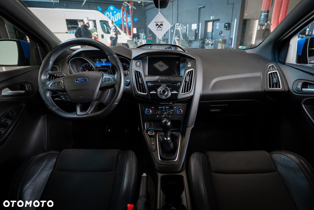 Ford Focus 2.3 EcoBoost S&S Allrad RS - 12