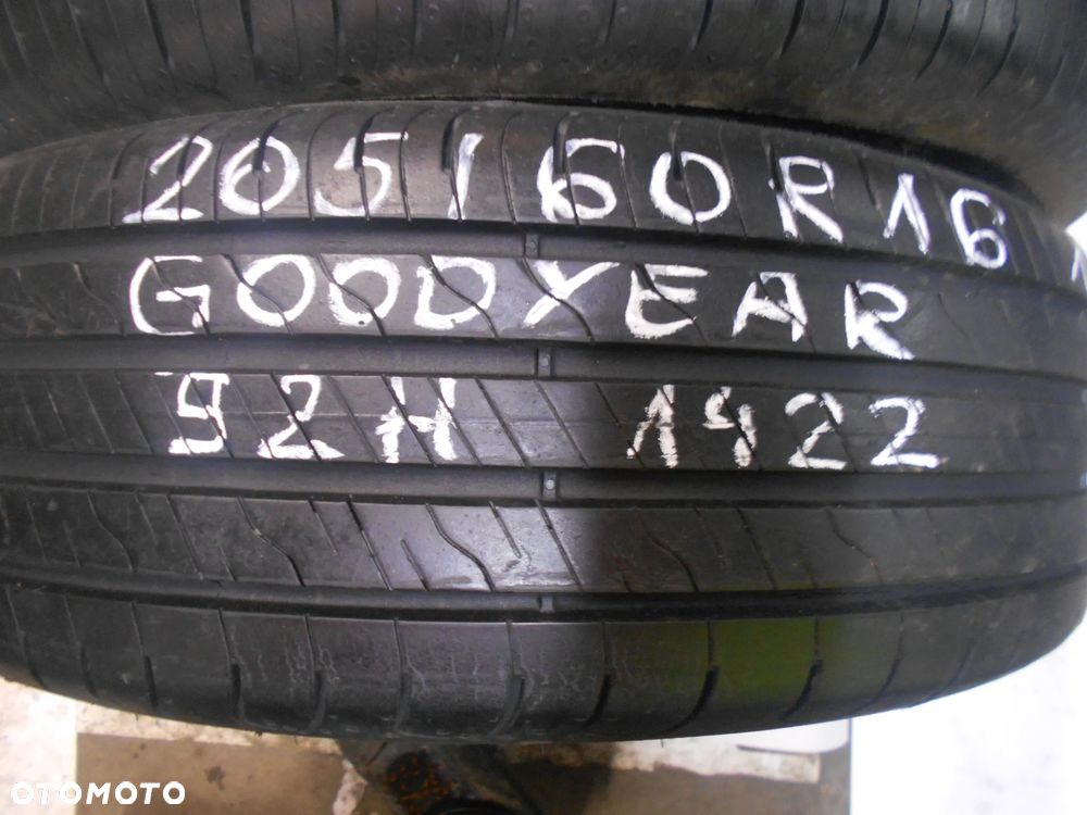 OPONY 205/60R16 GOODYEAR EFFICIENT GRIP PERFORMANCE 2 DOT 2422  7.8MM - 3
