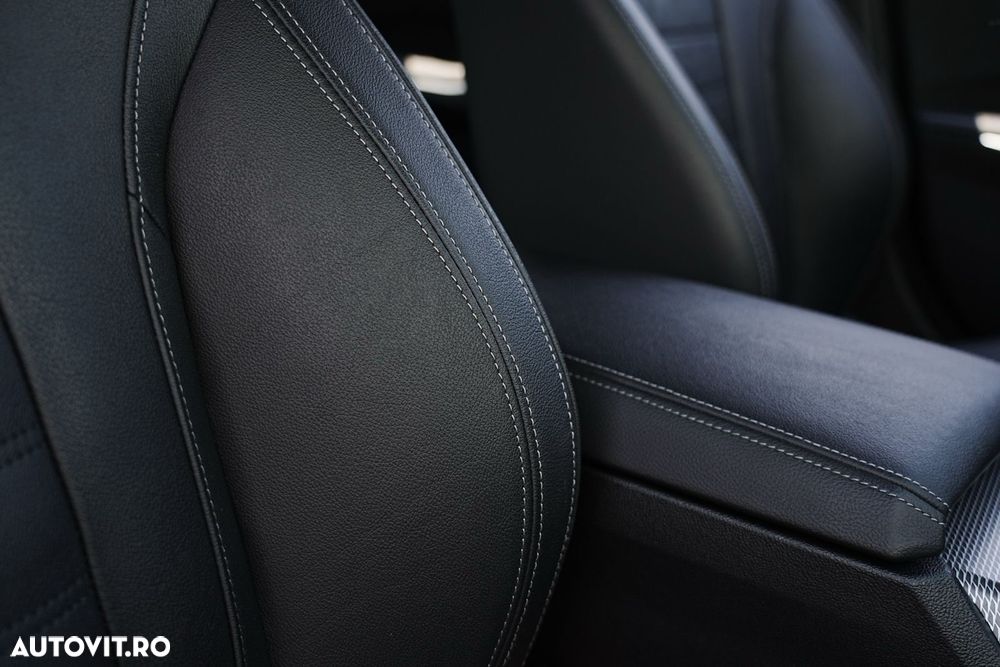 BMW Seria 3 330e Aut. M Sport - 31