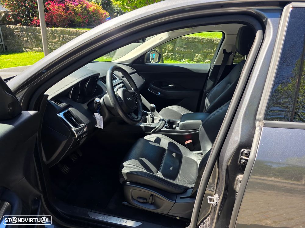 Jaguar E-Pace 2.0 i4D R-Dynamic S - 3