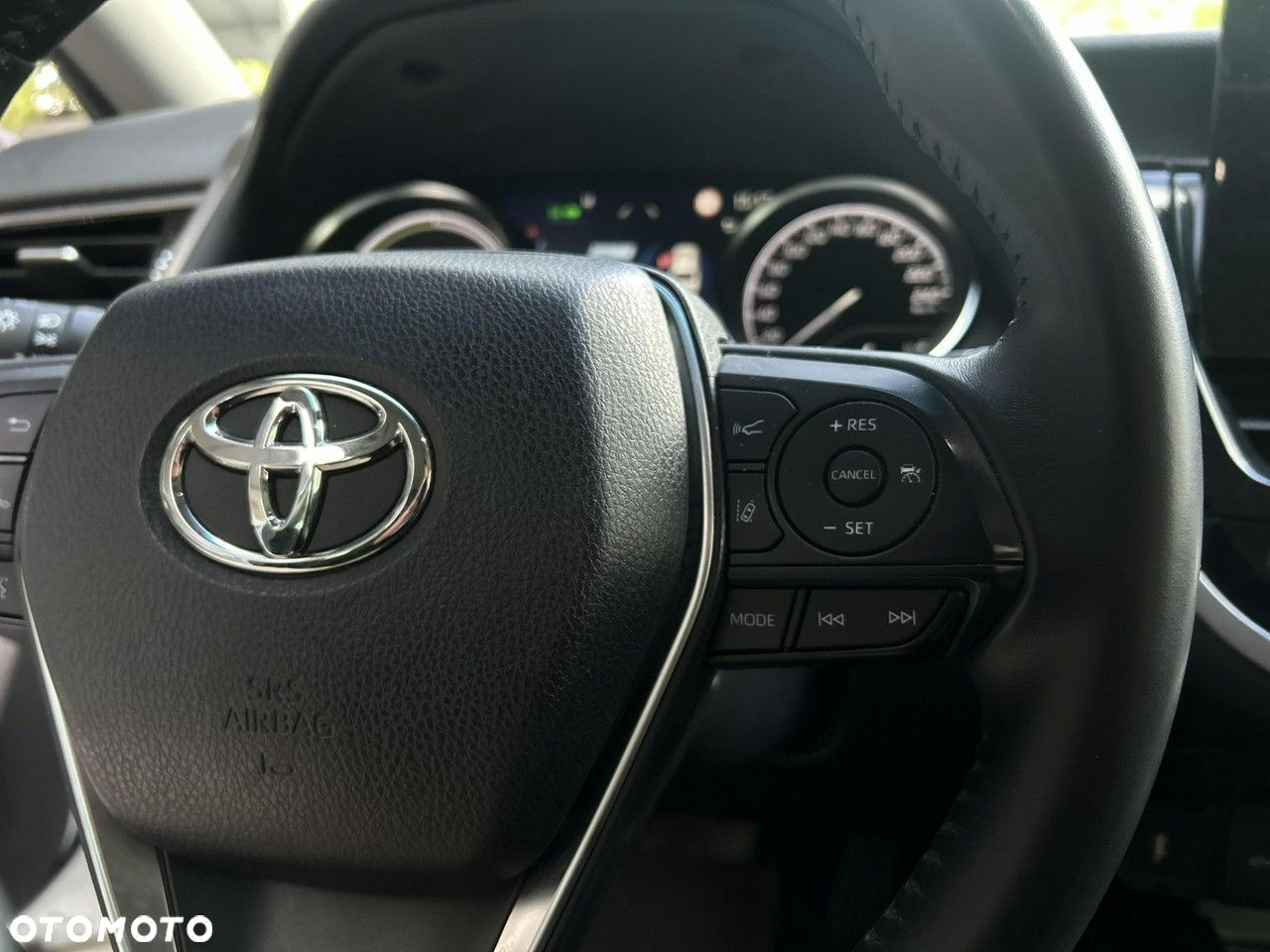 Toyota Camry - 23