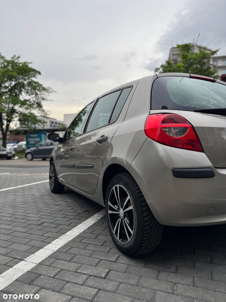 Renault Clio 1.2 16V Expression - 4