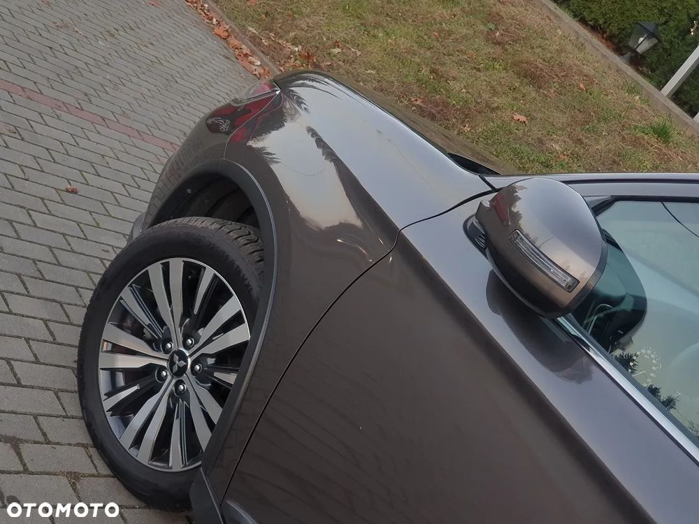 Mitsubishi Outlander 2.0 Instyle Navi 4WD CVT - 10