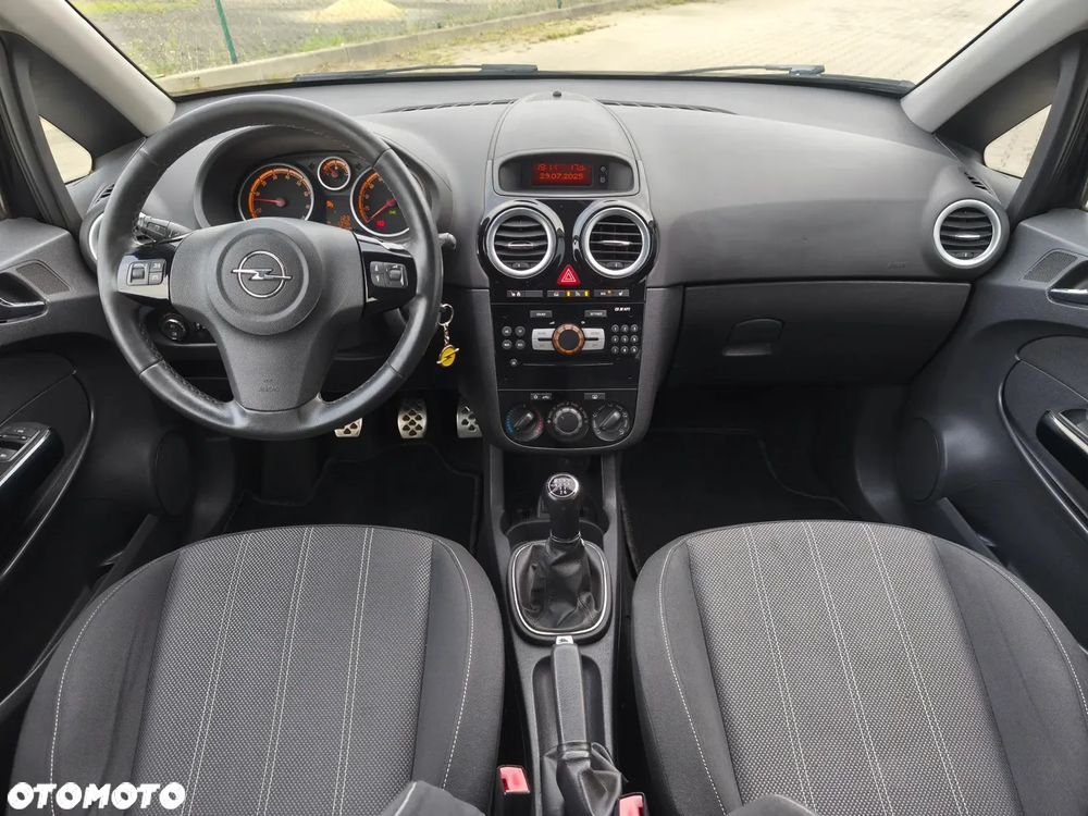 Opel Corsa 1.4 16V Color Edition - 4