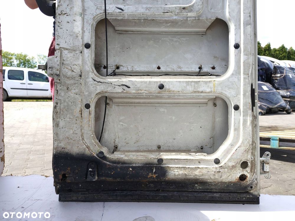 DRZWI SKRZYDEŁKOWE LEWY TYŁ IVECO DAILY 3 III 35C12 FL - 13