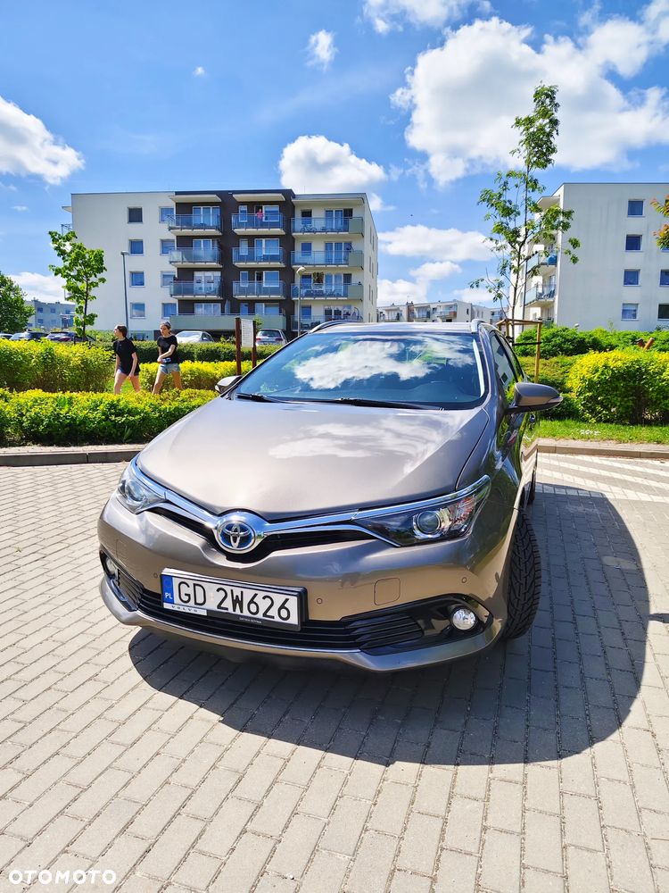 Toyota Auris Hybrid 135 Prestige - 2