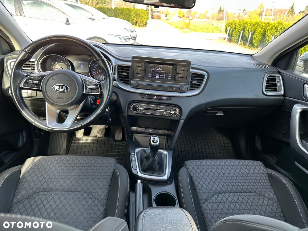 Kia Ceed 1.6 CRDi SCR M - 15