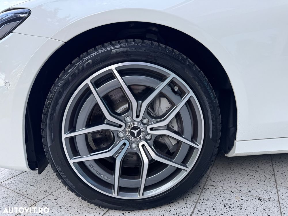 Mercedes-Benz E 400 d 4Matic T 9G-TRONIC - 30