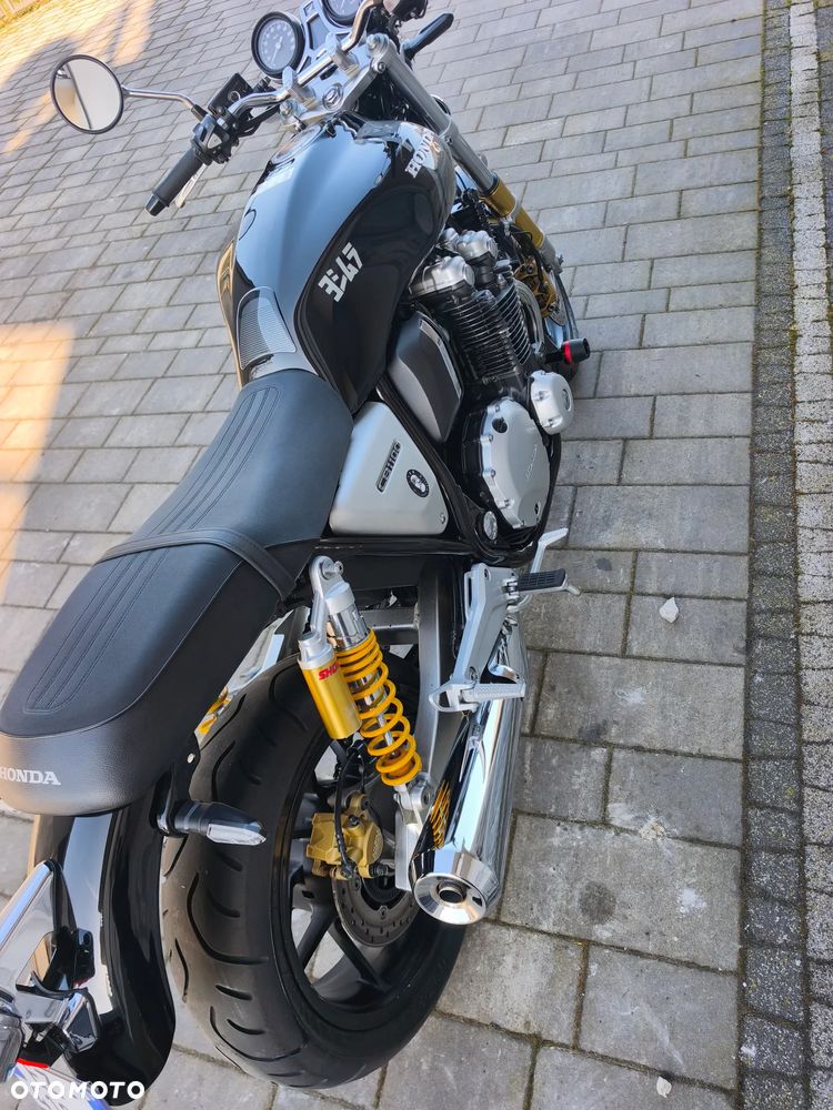 Honda CB - 30