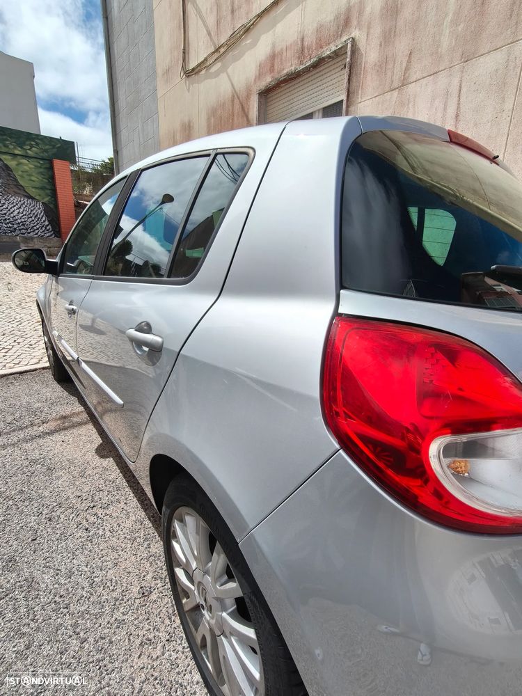 Renault Clio 1.5 dCi Dynamique S - 4