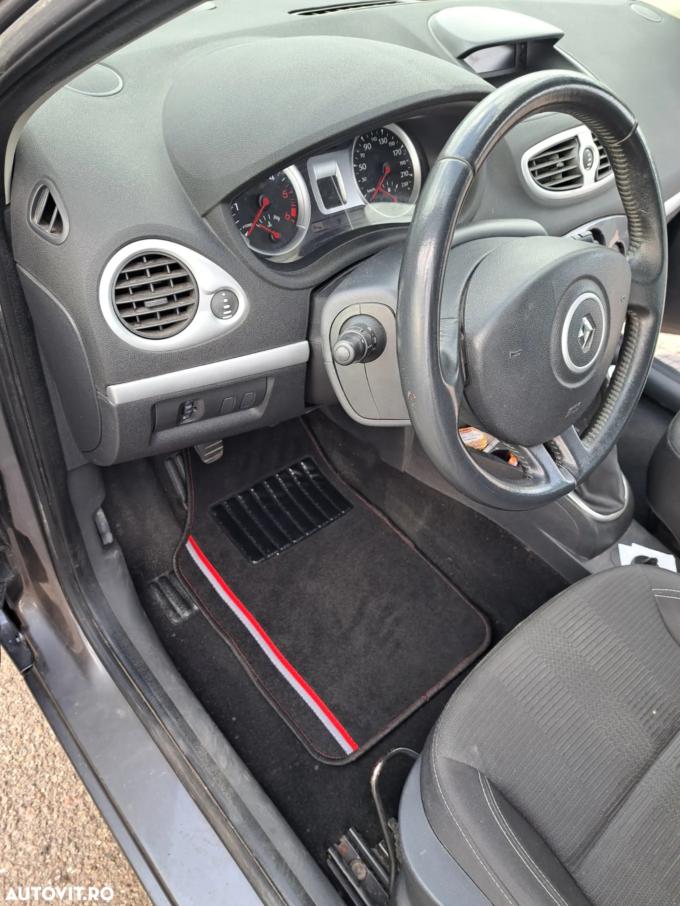Renault Clio III 1.5 dCi Authentique - 6