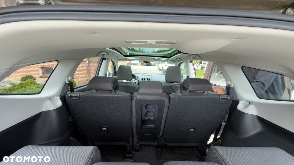 Nissan Qashqai+2 - 24