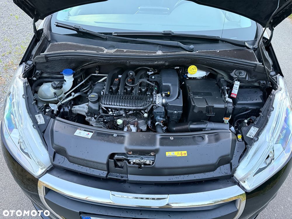 Peugeot 208 - 8