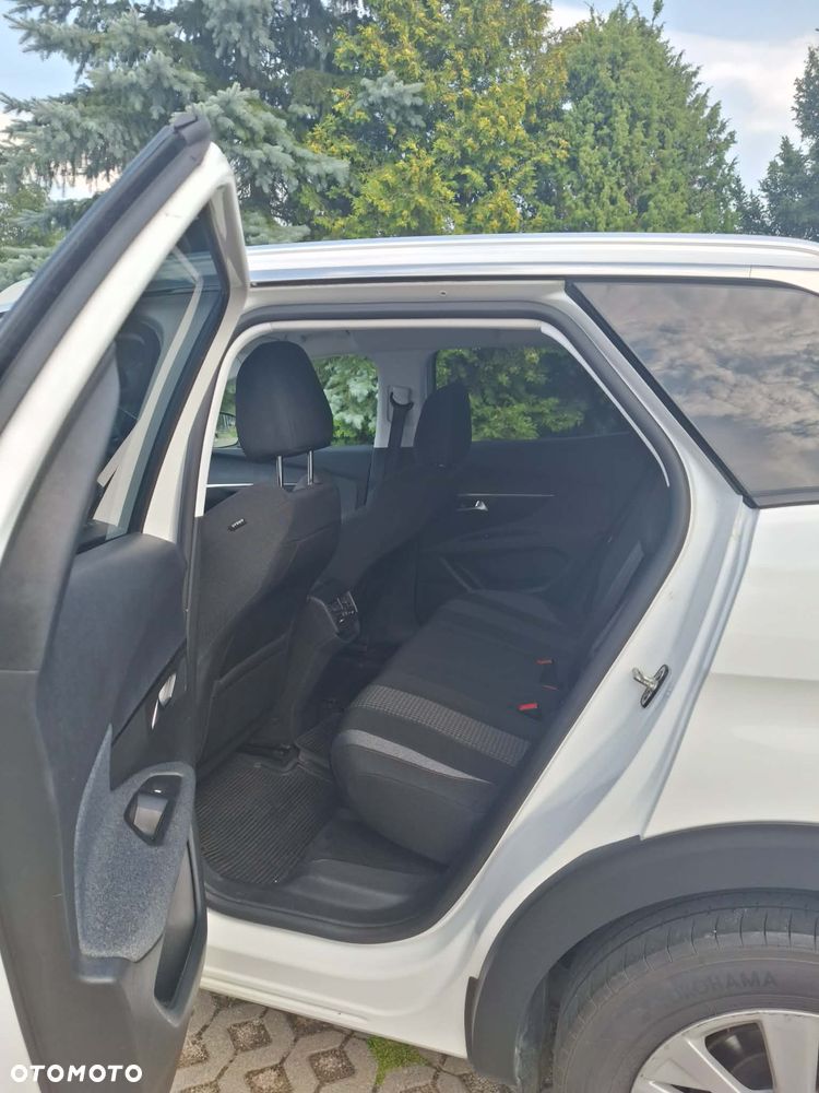 Peugeot 3008 1.5 BlueHDi Active S&S EAT8 - 2