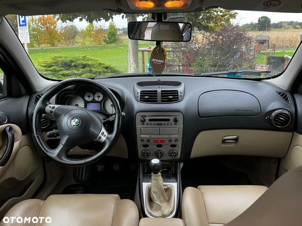 Alfa Romeo 147 1.9 JTD Distinctive - 8