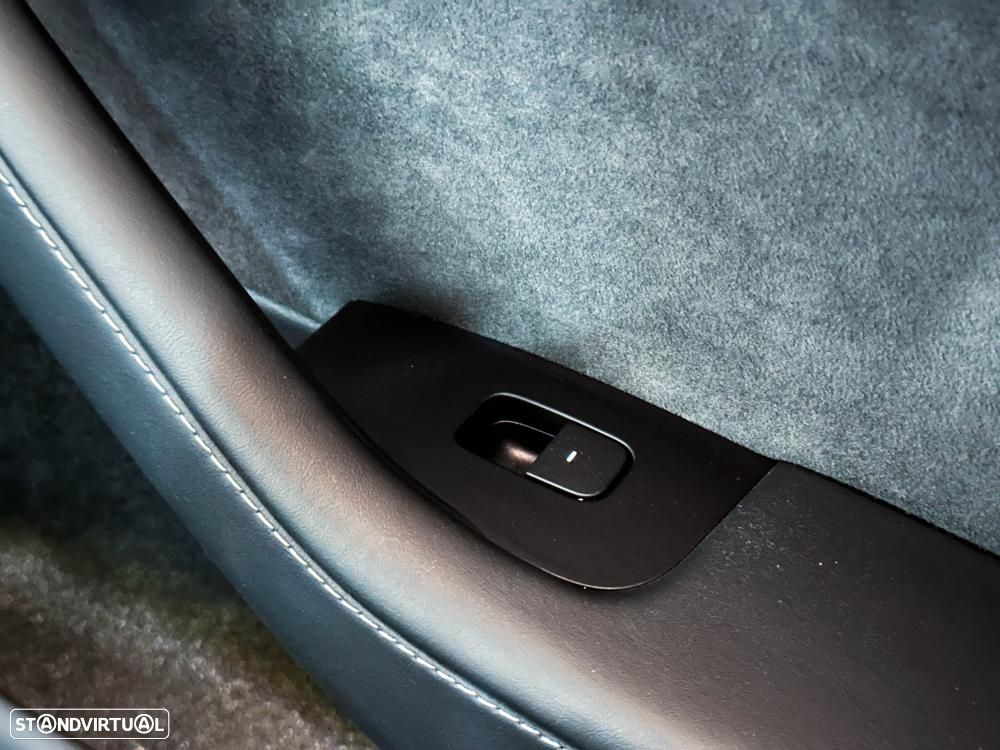 Tesla Model Y Long Range Dual Motor AWD - 27